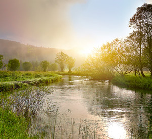 Landschaft, fluss, fluß, wasser, gewässer, au, nebel, frühling, sommer, jahreszeit, ufer, natur, stimmung, bach, morgen, früh, zeitig, sonnenaufgang, kulturlandschaft, szene, kultur, bäume, baum, wiese, gras, weide, wolken, salzburg, lungau